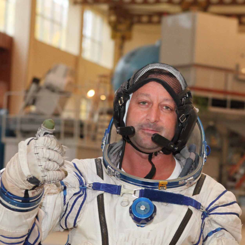 Josu Feijoo con el traje de astronauta